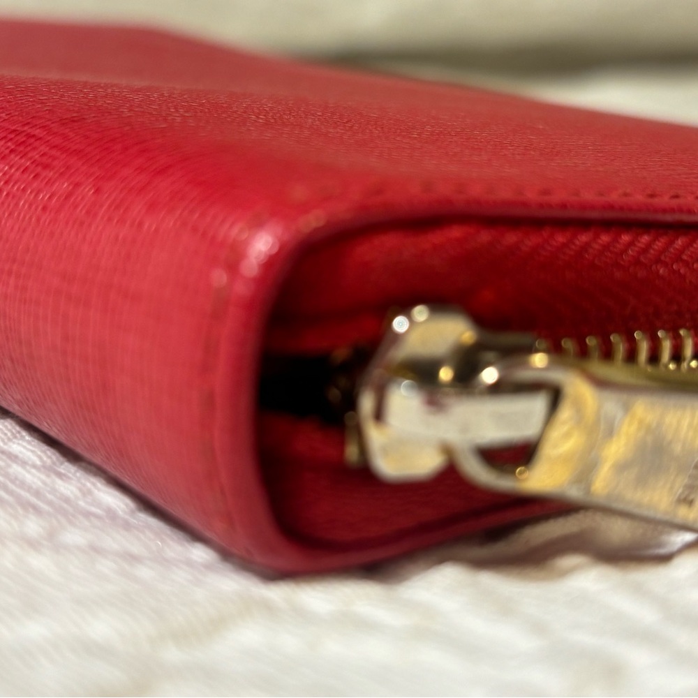 Furla Red Zip-Around Leather Wallet with Gold Logo - Picture 4 of 11